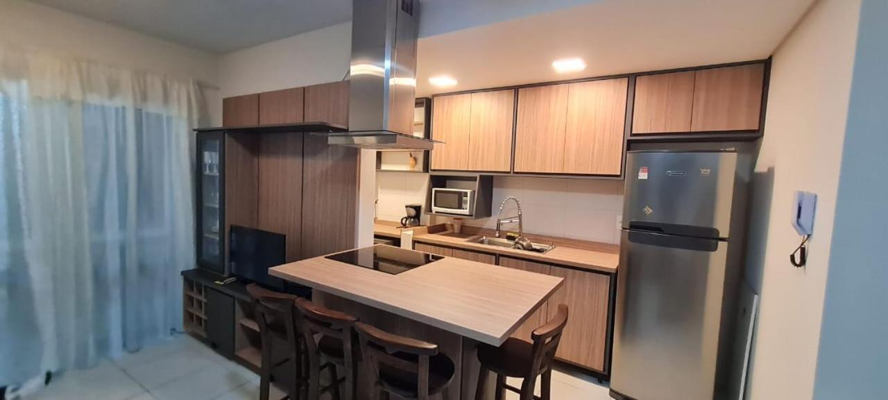 Bem Localizado Com Ar Condicionado E Piscina Apartment *